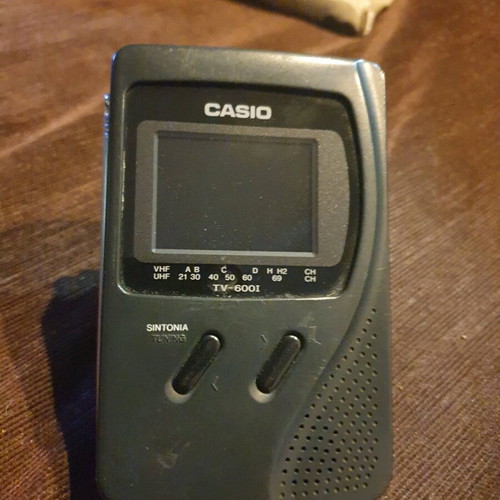 Τηλεόραση Casio TV-6001 μεταχειρισμένη vintage με σπασμένη κεραία