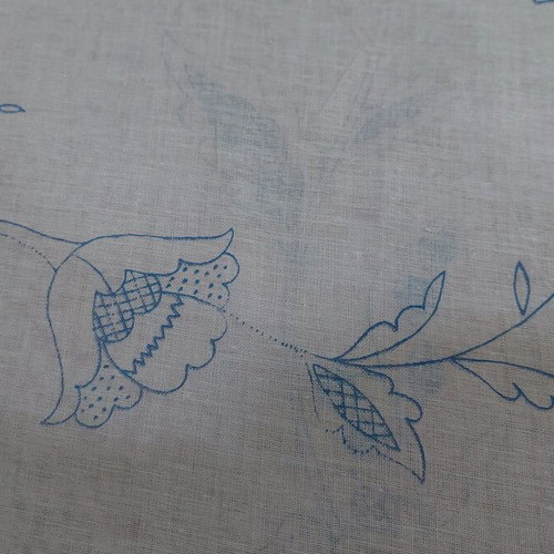 Linen fabric for table runner 100x40cm and 2 napkins with stamped design, new