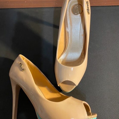 Axel women's peep toe platform heels like new, beige with turquoise detail