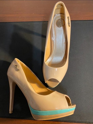 Axel women's peep toe platform heels like new, beige with turquoise detail