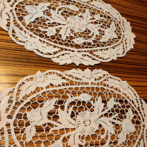 Set of 2 table runners like new, 29cm x 19cm