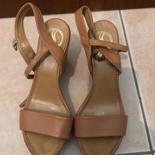 Leather heels like new, size 37, beige