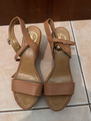 Leather heels like new, size 37, beige