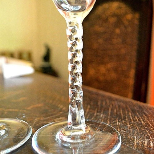 Collectible pair of Boeing champagne glasses like new with authentic logo