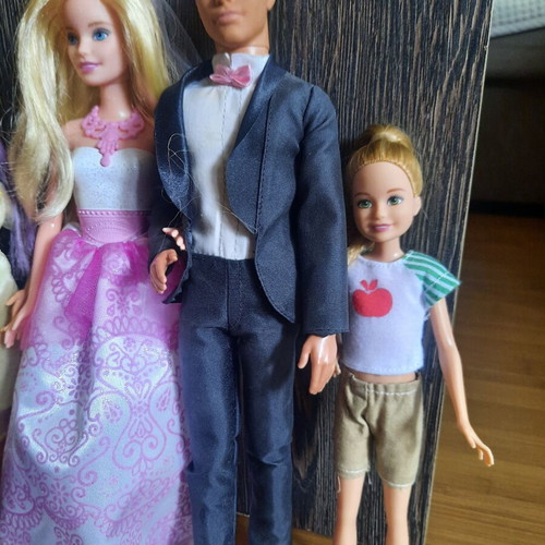 Barbie & Ken doll set, wedding and sisters