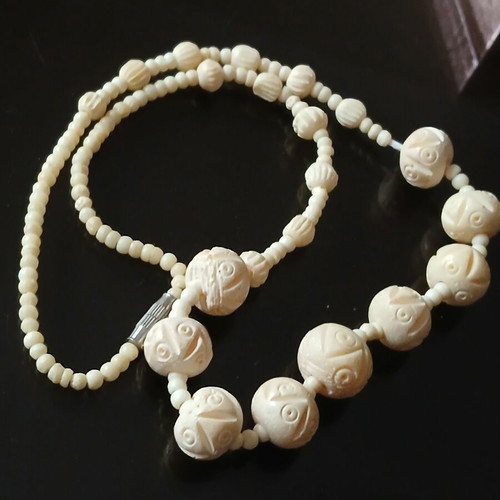 Vintage necklace made of camel bone, 44 cm, like new
