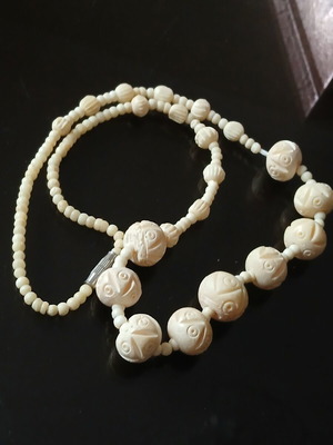 Vintage necklace made of camel bone, 44 cm, like new