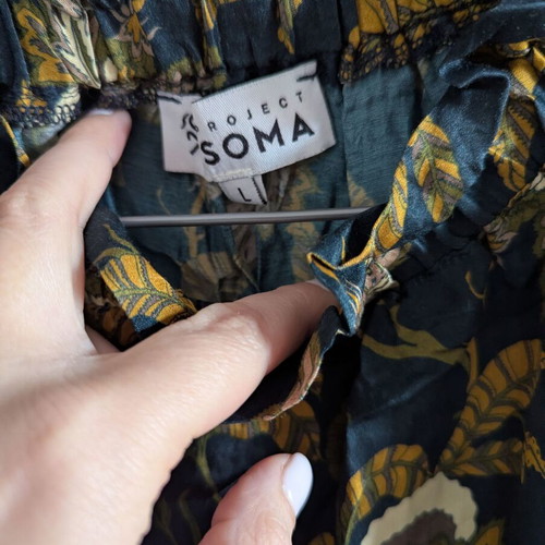 Project Soma midi skirt size large like new, blue and yellow