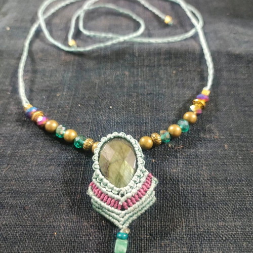 Macrame necklace new with labradorite, metal elements and beads