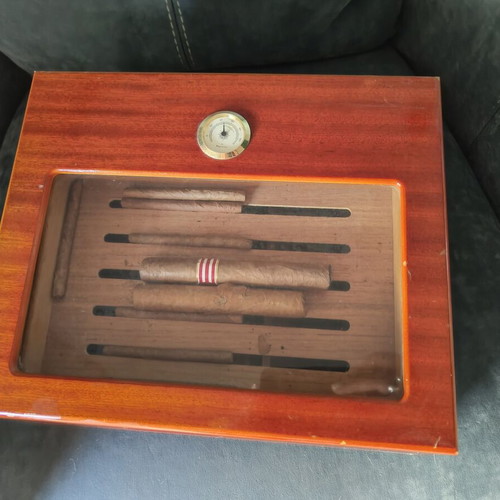 Cigar box wooden used