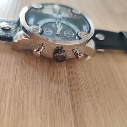 Diesel Little Daddy DZ7256 watch like new with black leather strap