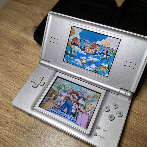 Nintendo DS Lite Silver like new with Super Mario Party game