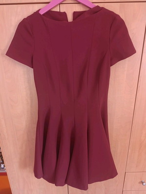 Μπορντό φόρεμα Zara με κοντά μανίκια και peplum καινούργιο, μέγεθος S