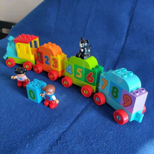 Lego 10847 train like new with 2 minifigures and cat