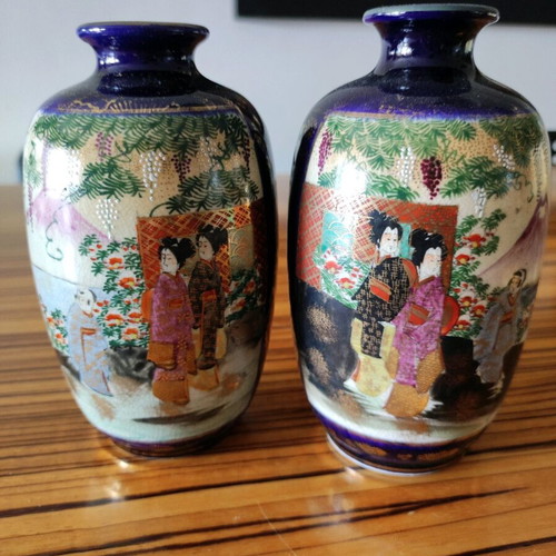 Set of 2 genuine handmade Japanese Satsuma vases like new