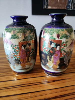 Set of 2 genuine handmade Japanese Satsuma vases like new