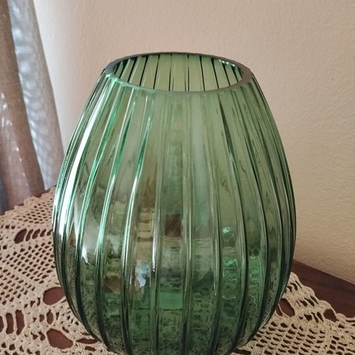 Green glass vase with vertical ribs, 22 x 17 cm