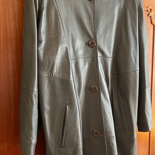Leather coat size L with lining like new