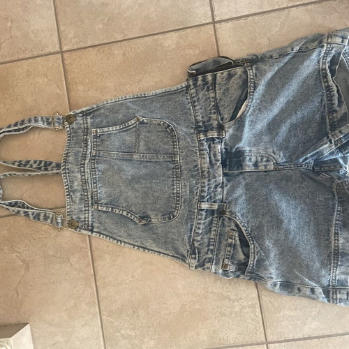 Pink Woman denim salopette used with zipper and pockets