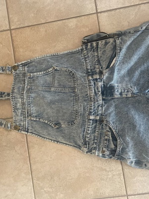 Pink Woman denim salopette used with zipper and pockets