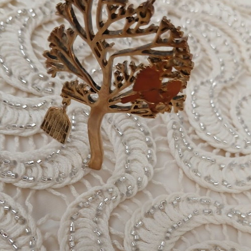 Vintage necklaces set of 2, gold plated, like new
