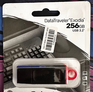 KINGSTON DTX/256GB DATATRAVELER EXODIA 256GB USB 3.2 FLASH DRIVE