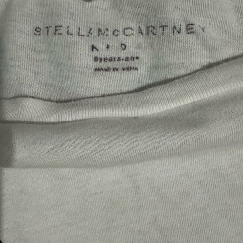 Stella McCartney T-shirt used with 5 patches for ages 4-5