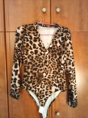 Leopard bodysuit like new, size M