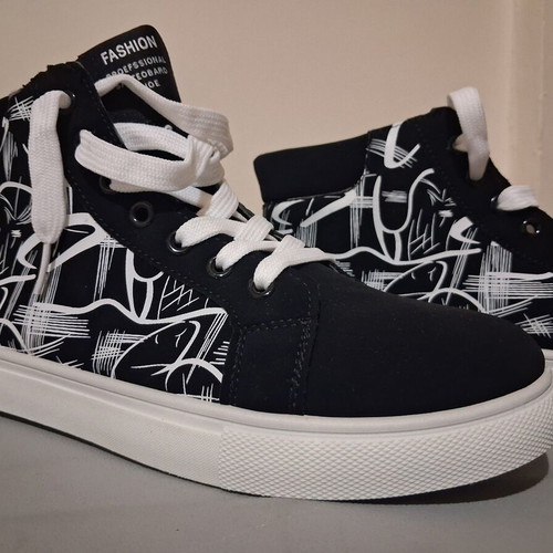 Sneakers size 43, black and white