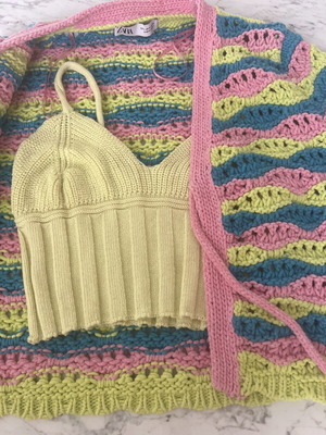 Crop Top knitted, like new, yellow, fits XS