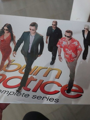 Bourn Notice The Complete Series ново