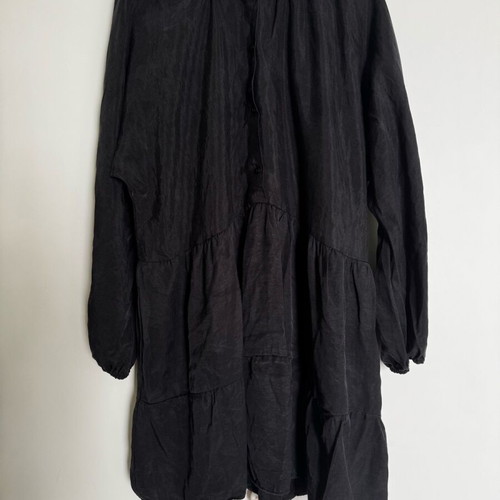 Zara black dress Large used with minor imperfections