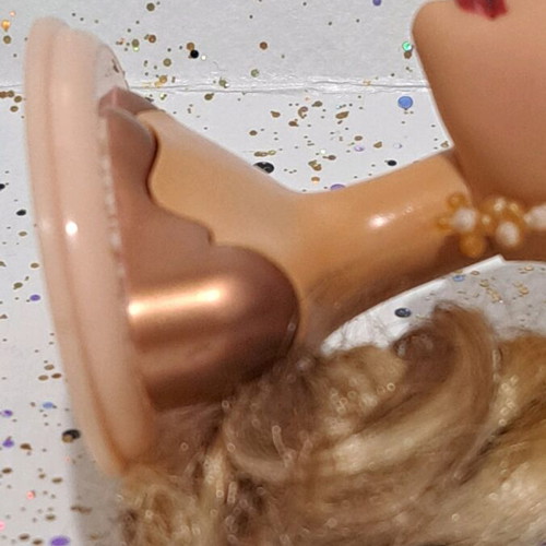 My Scene Swapping Styles Kennedy Head used with flaws