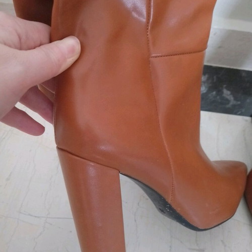 Tsoukalas Shoes women's boots like new, camel, size 38
