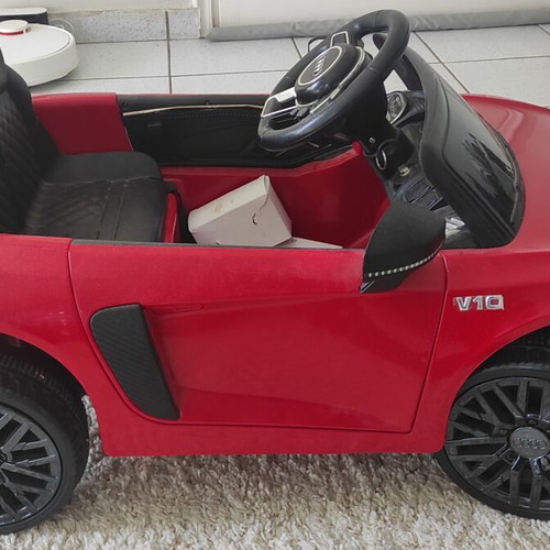 Children's car like new with remote control for safety