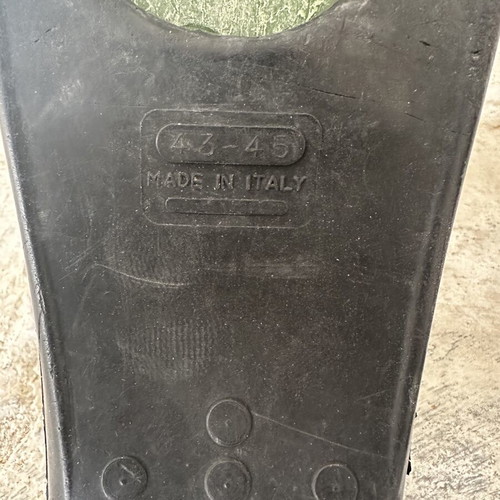 Diving fins used, size 43-45