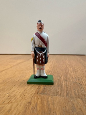 William Grant & Sons Collectible Metal Highlander Military Figure 1990 like new