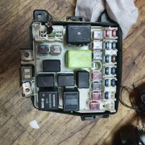 Fuse box used for Mazda 323, 626, Premacy