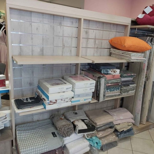 Γόνδολα με ράφια σαν καινούργια, ξύλινη για επαγγελματικό χώρο