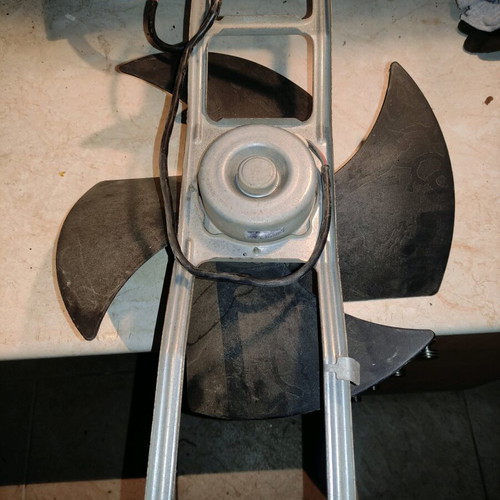 Fan with brushless motor used, powerful airflow