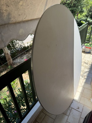 Round white table large, like new