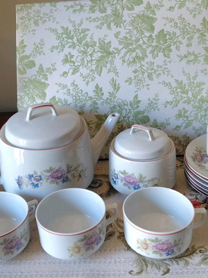 Σετ τσαγιού vintage σαν καινούργιο με φλοραλ σχέδιο