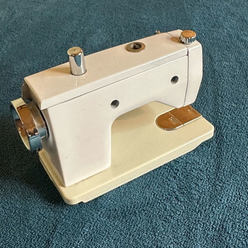 Vintage lighter in sewing machine shape, like new, retro collectible
