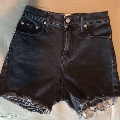 Calvin Klein mom short used No 25