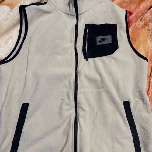 Nike Therma Fit sleeveless jacket used, size L, black and beige