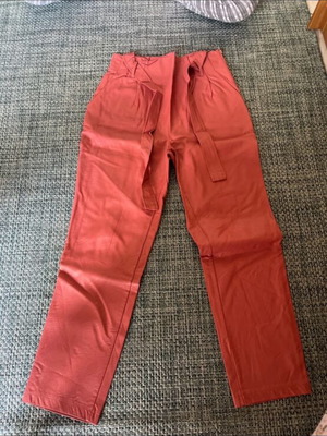 Leather pink pants like new with belt