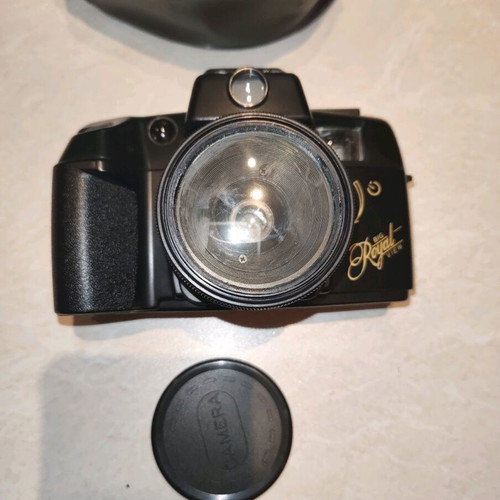 Sony Royal Camera like new with case and lens cap