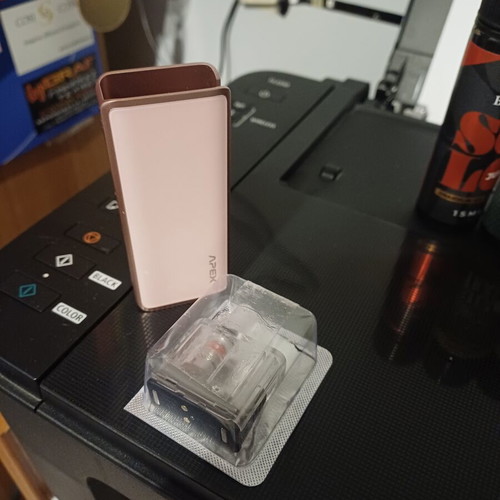 Geek Vape electronic cigarette with 2 capsules like new, 18W