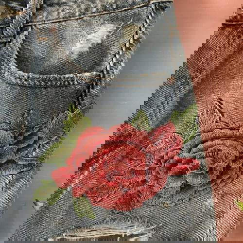Zara Trafaluc σκισμένα μπλε τζιν σορτς με εφαρμογή ροζ και κουμπί, μέγεθος 8