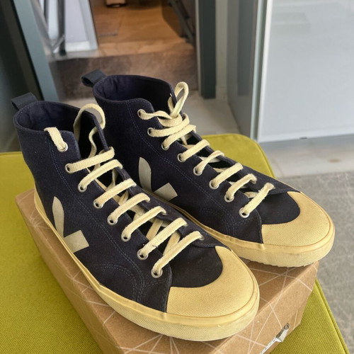 Veja sneakers size 42 blue like new